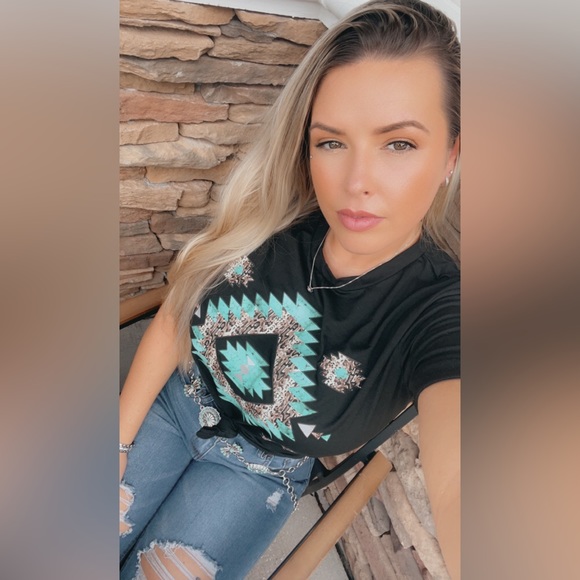 Black Western Aztec Printed Crewneck Graphic Tee - Picture 5 of 5